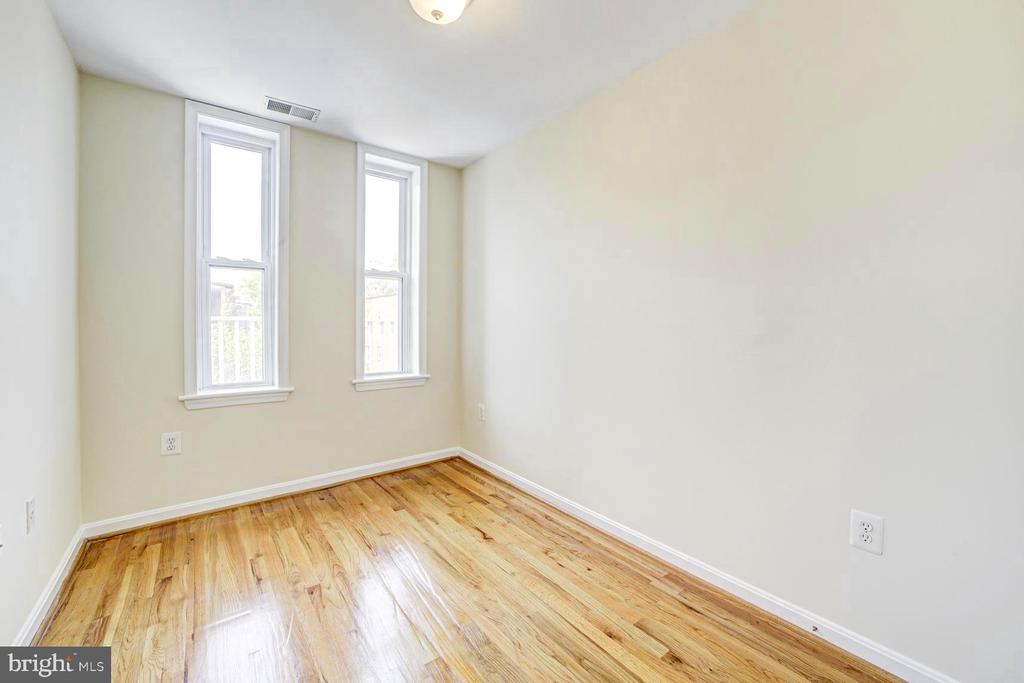 1030 FAIRMONT STREET NW 204