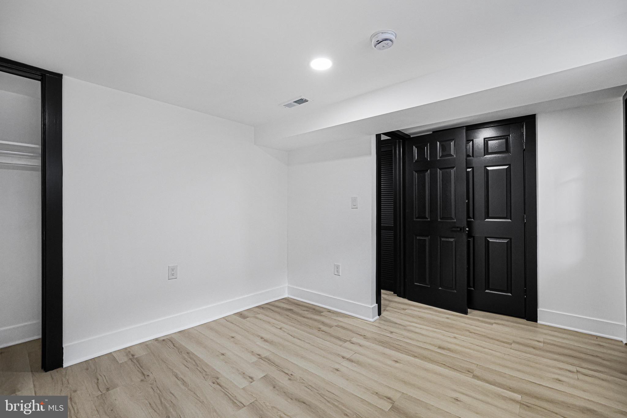 166 UHLAND TERRACE NE