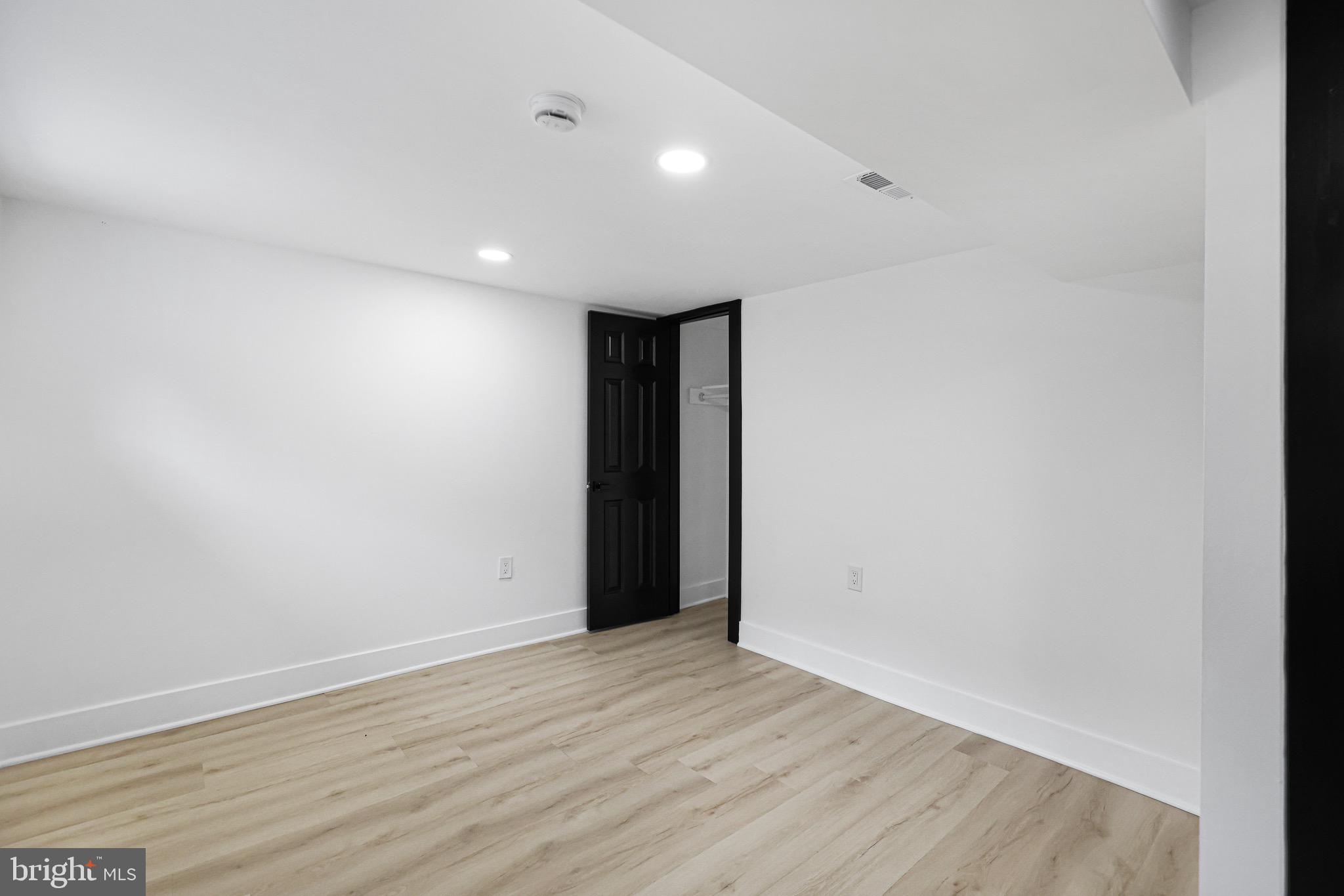 166 UHLAND TERRACE NE