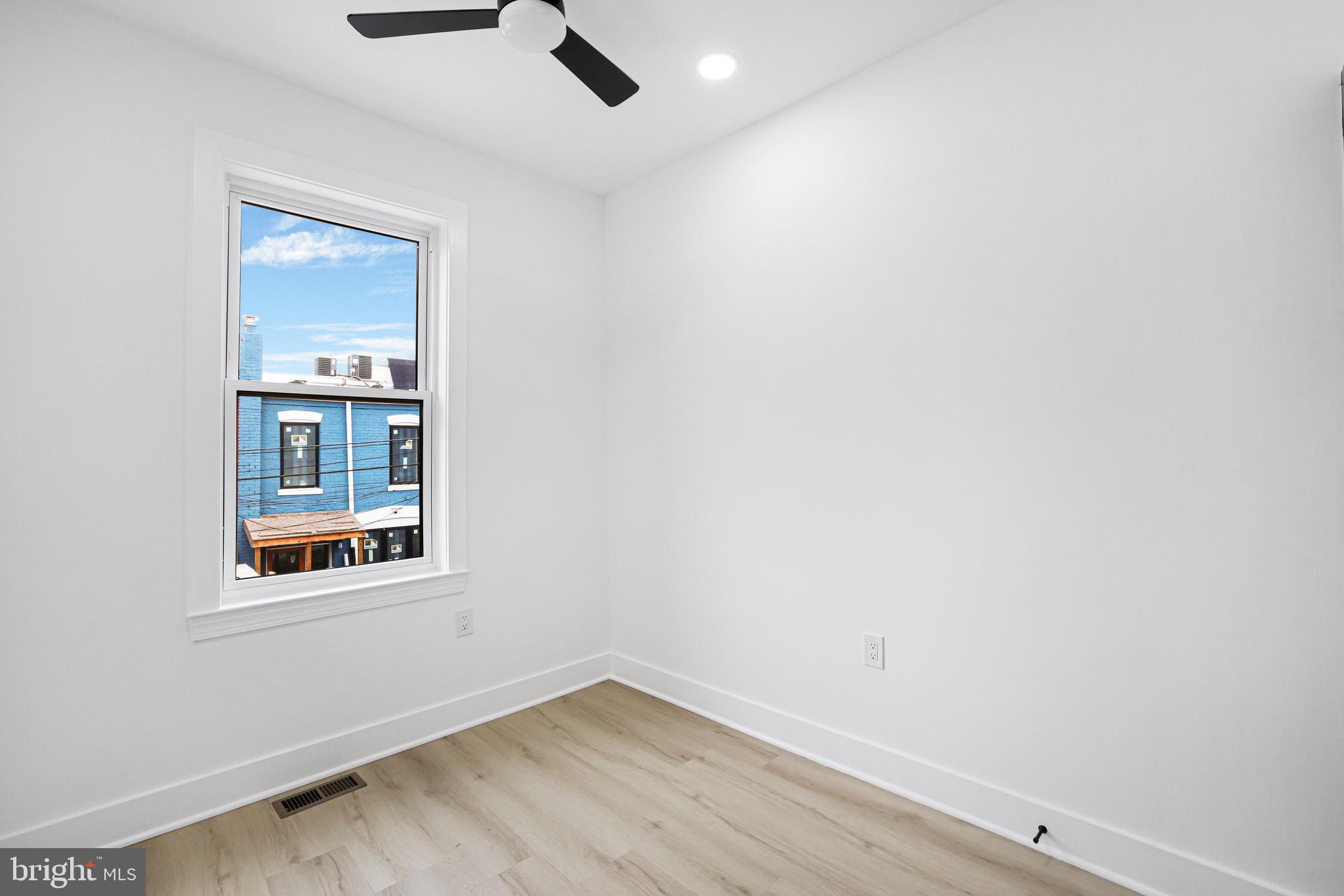 166 UHLAND TERRACE NE