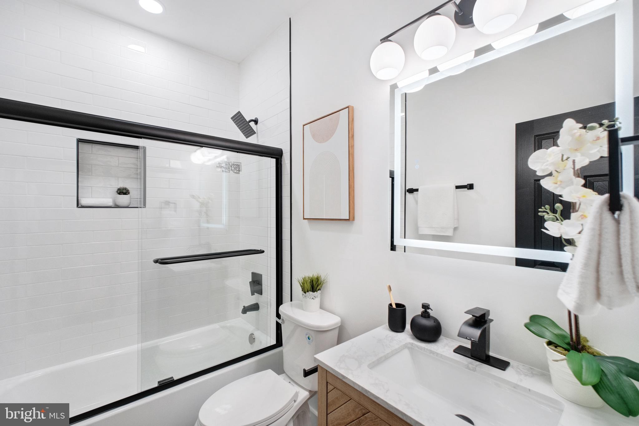 166 UHLAND TERRACE NE