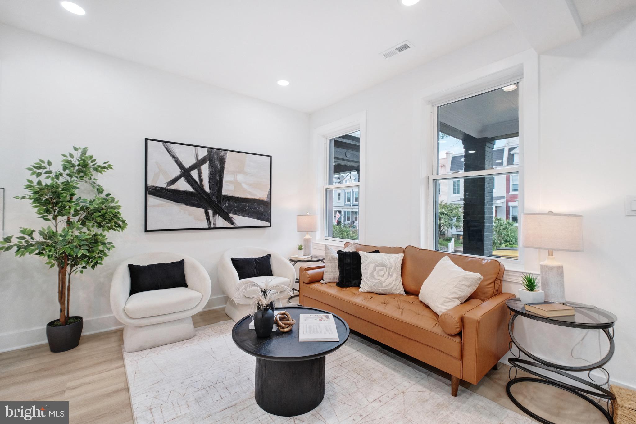 166 UHLAND TERRACE NE