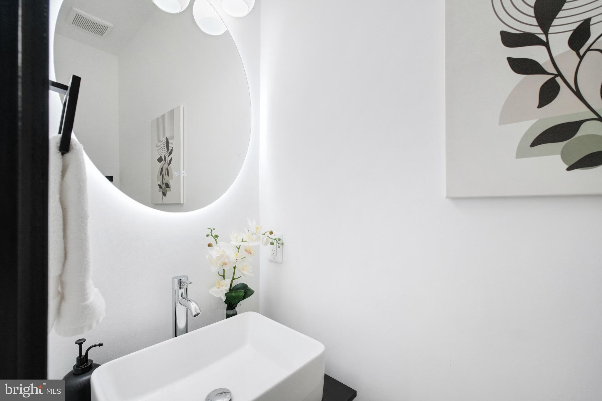 166 UHLAND TERRACE NE