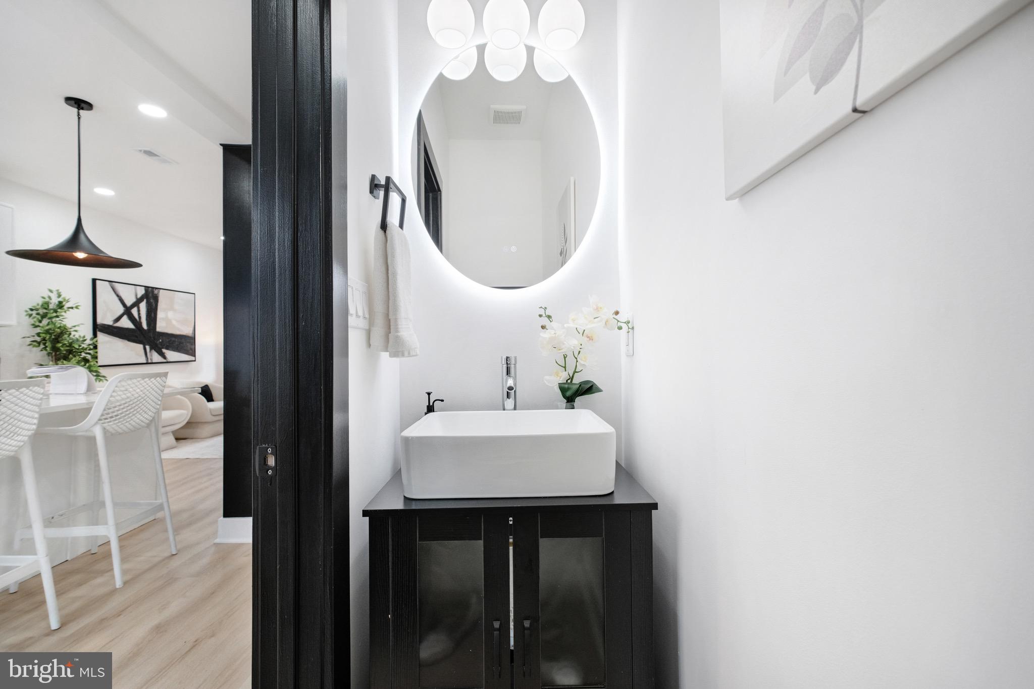 166 UHLAND TERRACE NE