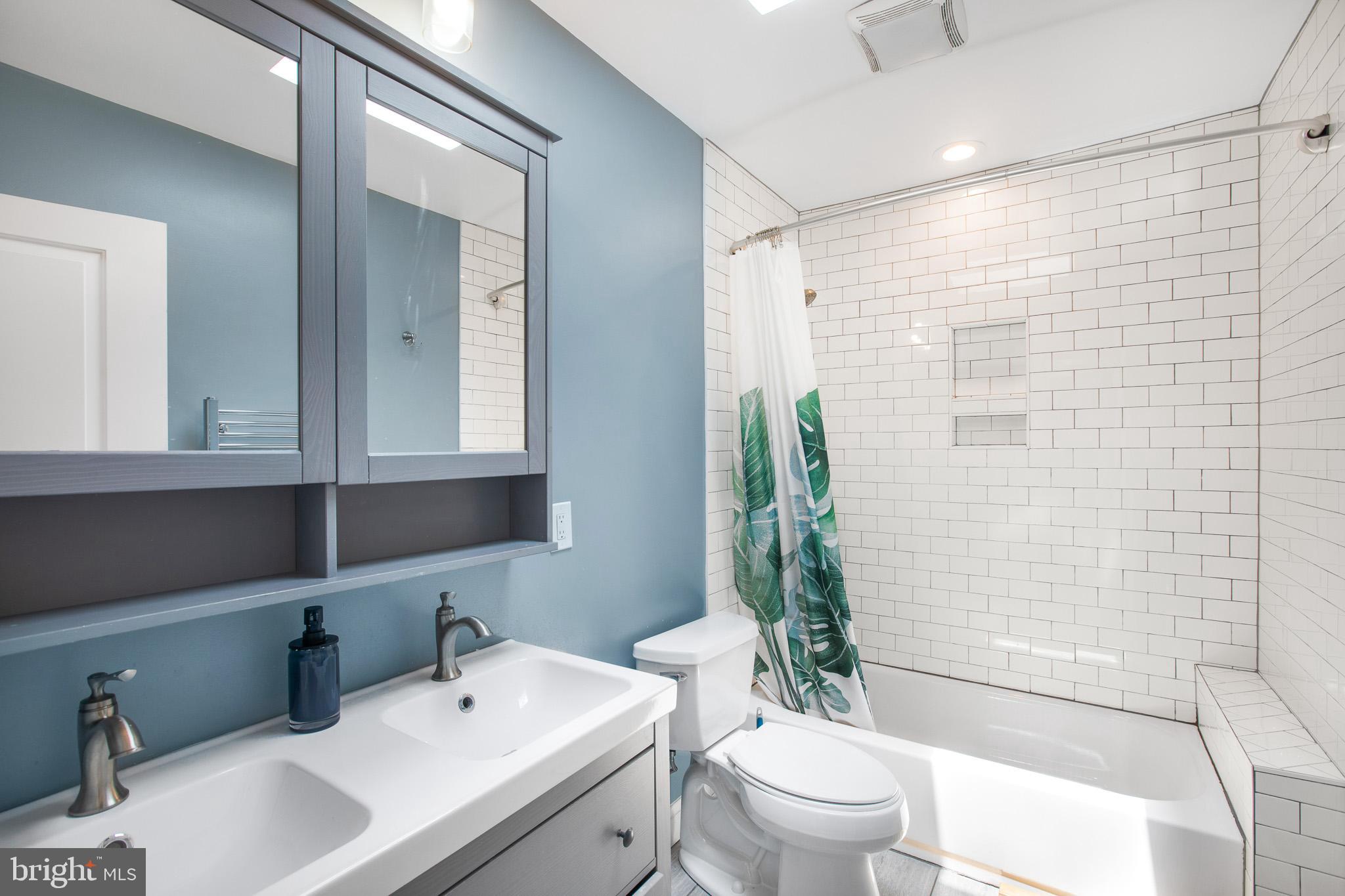 330 CHANNING STREET NE