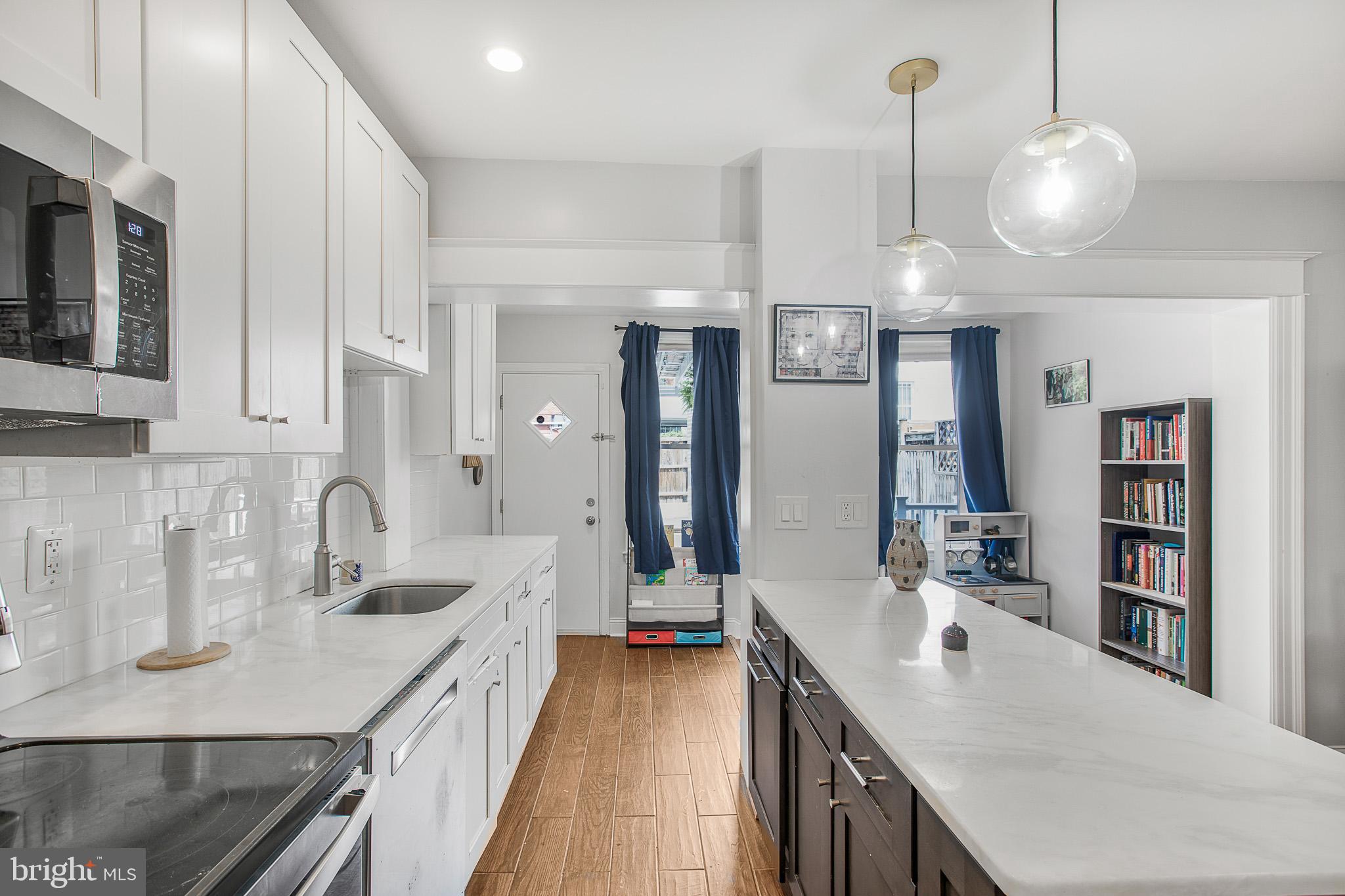 330 CHANNING STREET NE