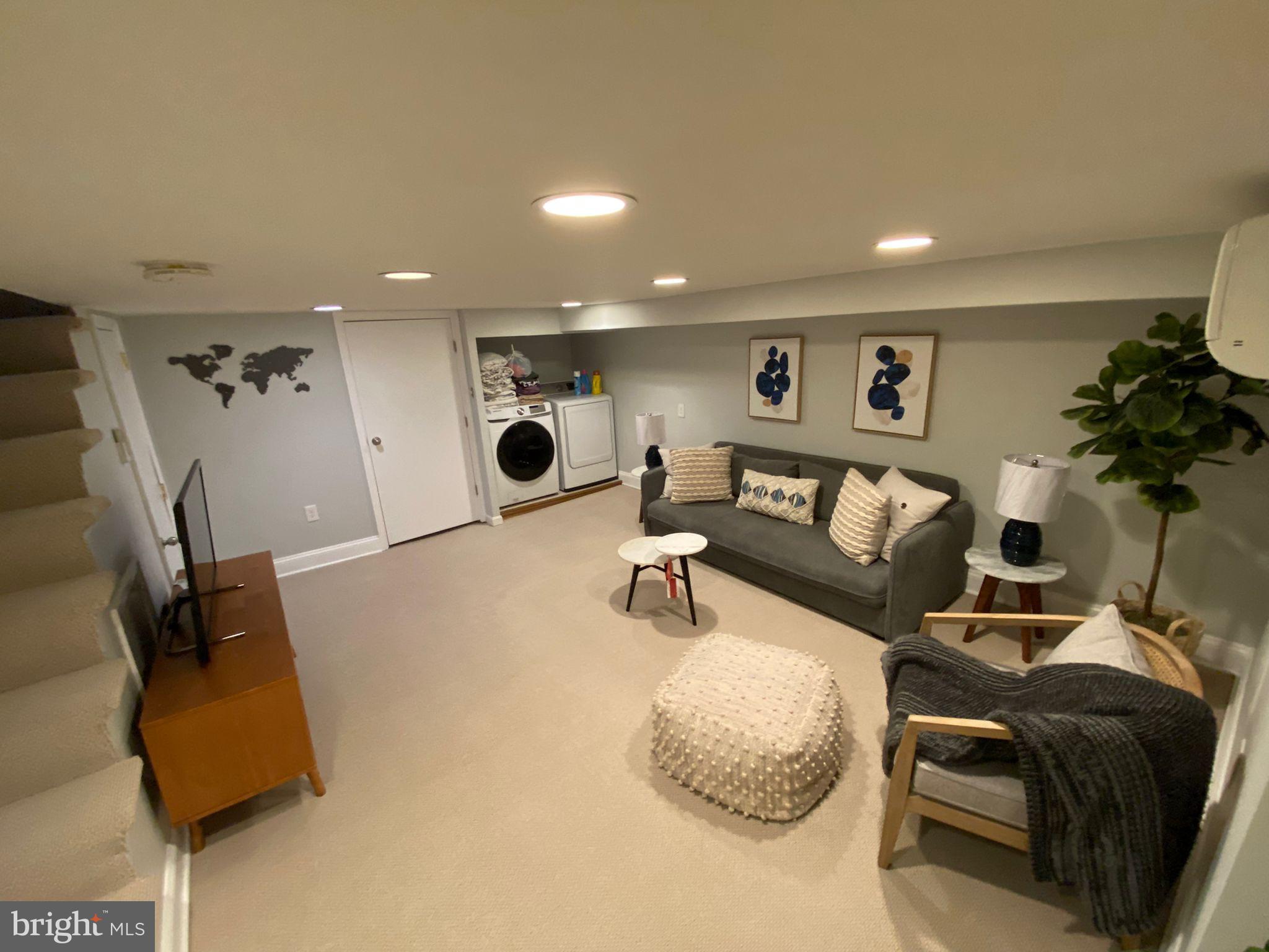 330 CHANNING STREET NE