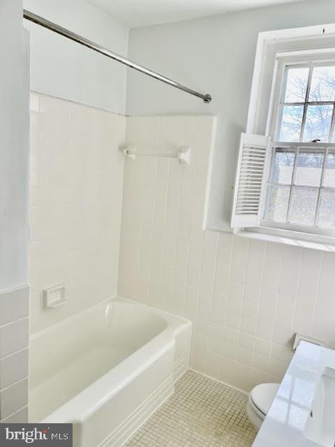 3841 NEWARK STREET NW D454
