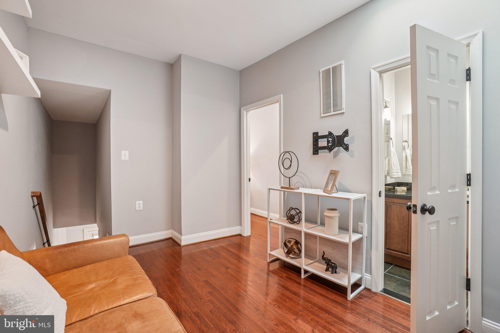 728 MARYLAND AVENUE NE