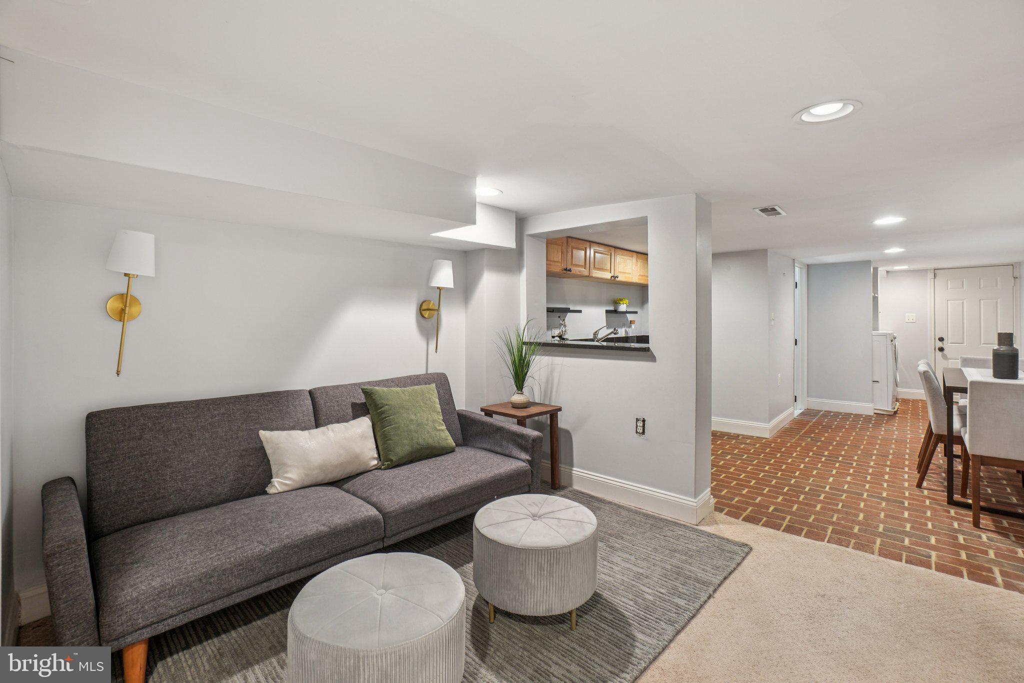 728 MARYLAND AVENUE NE