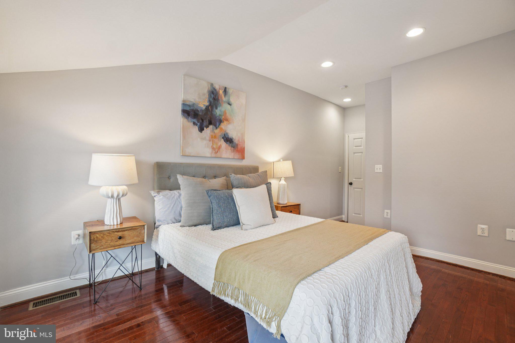 728 MARYLAND AVENUE NE