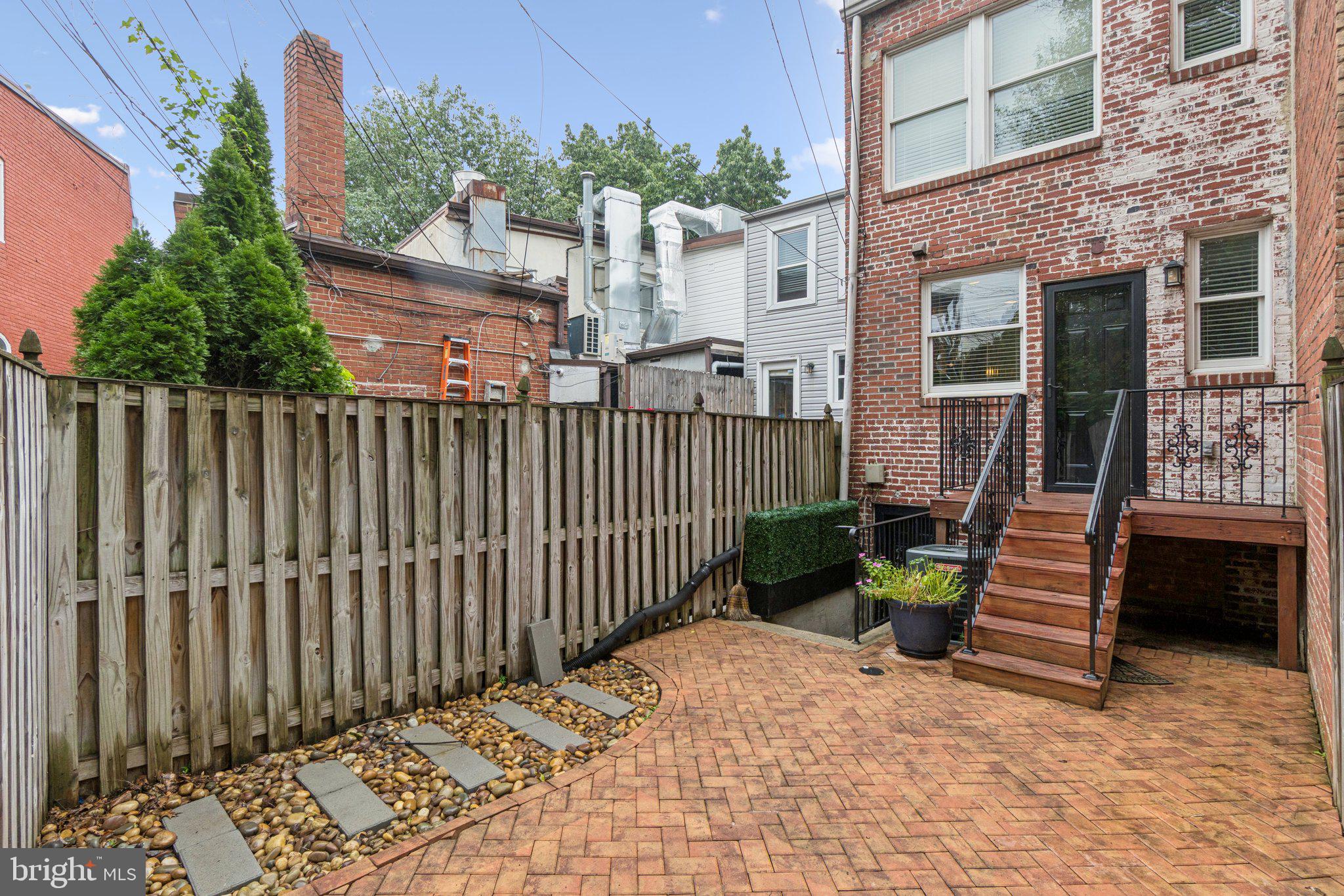 728 MARYLAND AVENUE NE