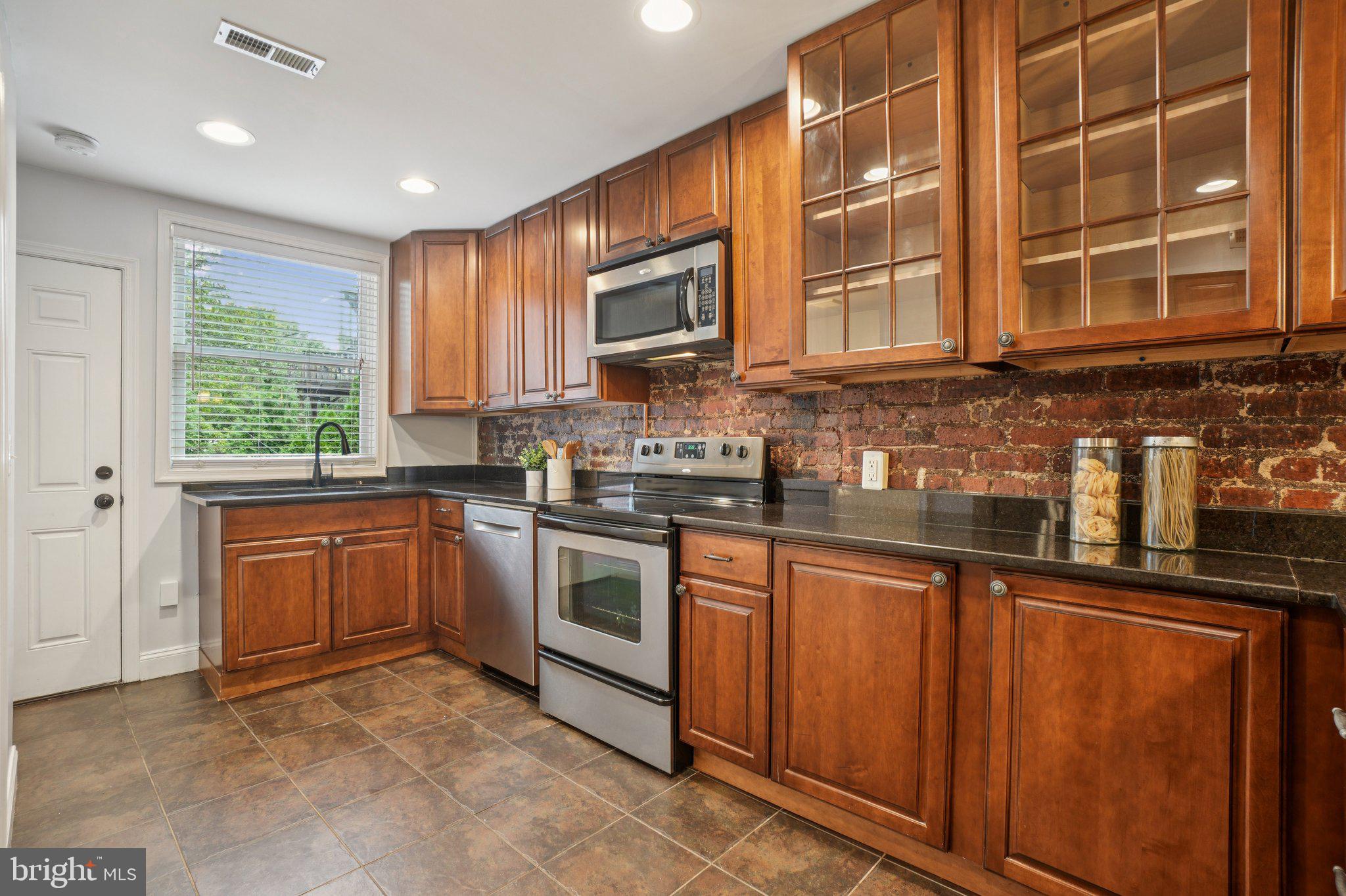 728 MARYLAND AVENUE NE