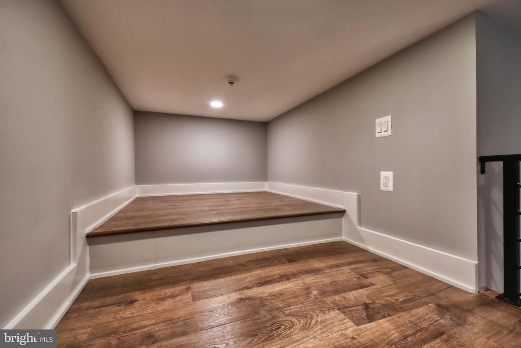 2013 BENNING ROAD NE 1