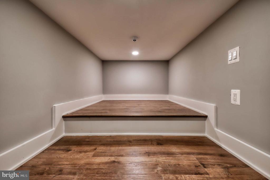 2013 BENNING ROAD NE 1
