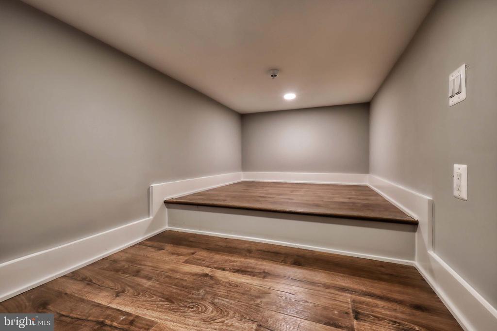 2013 BENNING ROAD NE 1