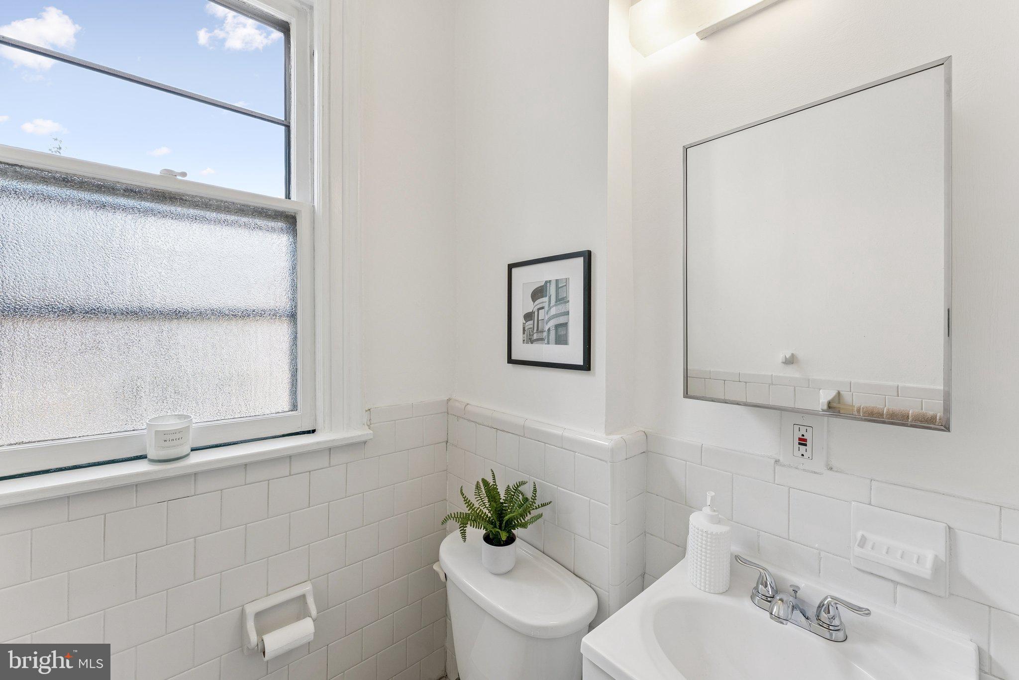 1840 MINTWOOD PLACE NW 203