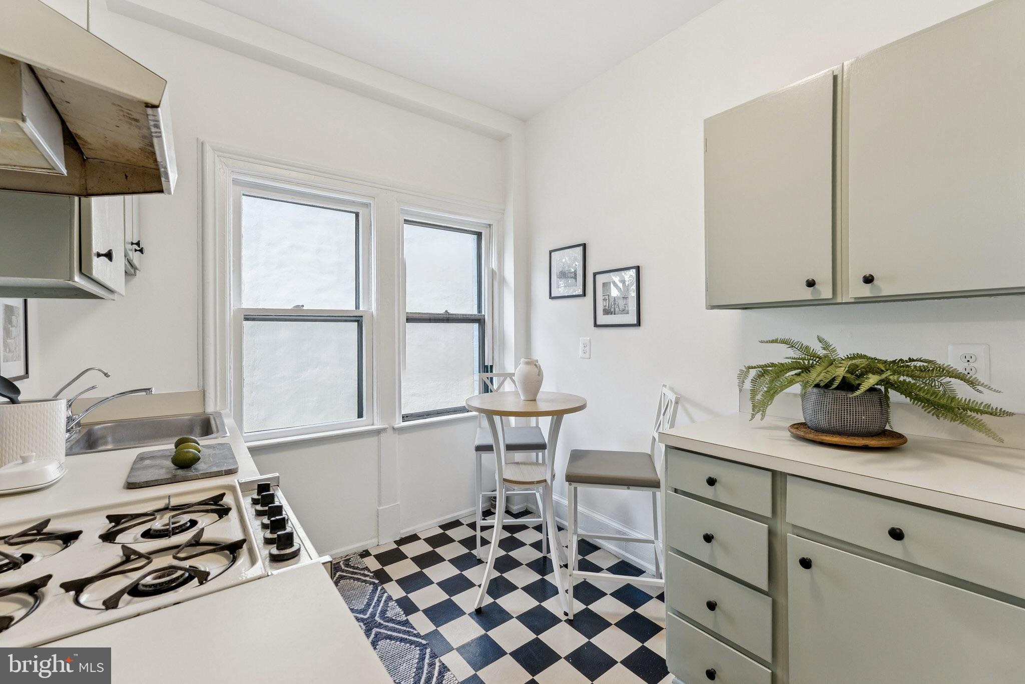 1840 MINTWOOD PLACE NW 203