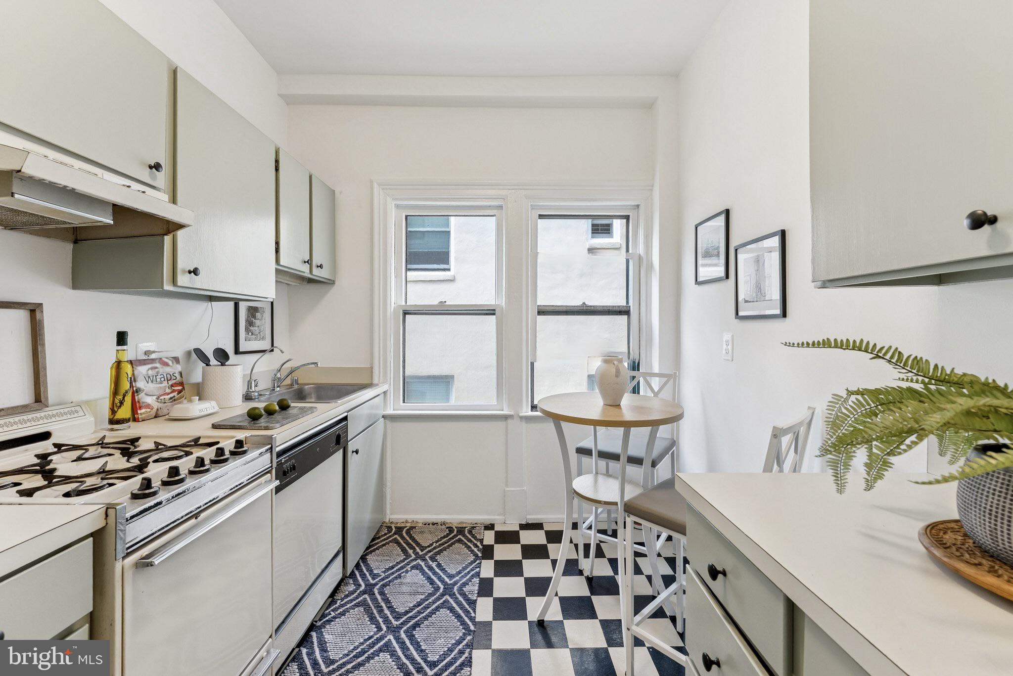 1840 MINTWOOD PLACE NW 203