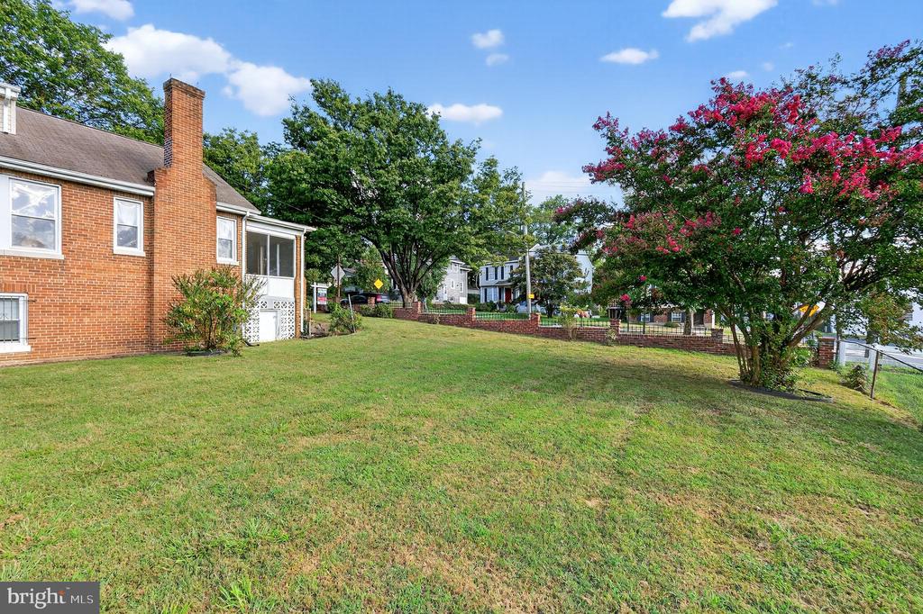 213 VAN BUREN STREET NW