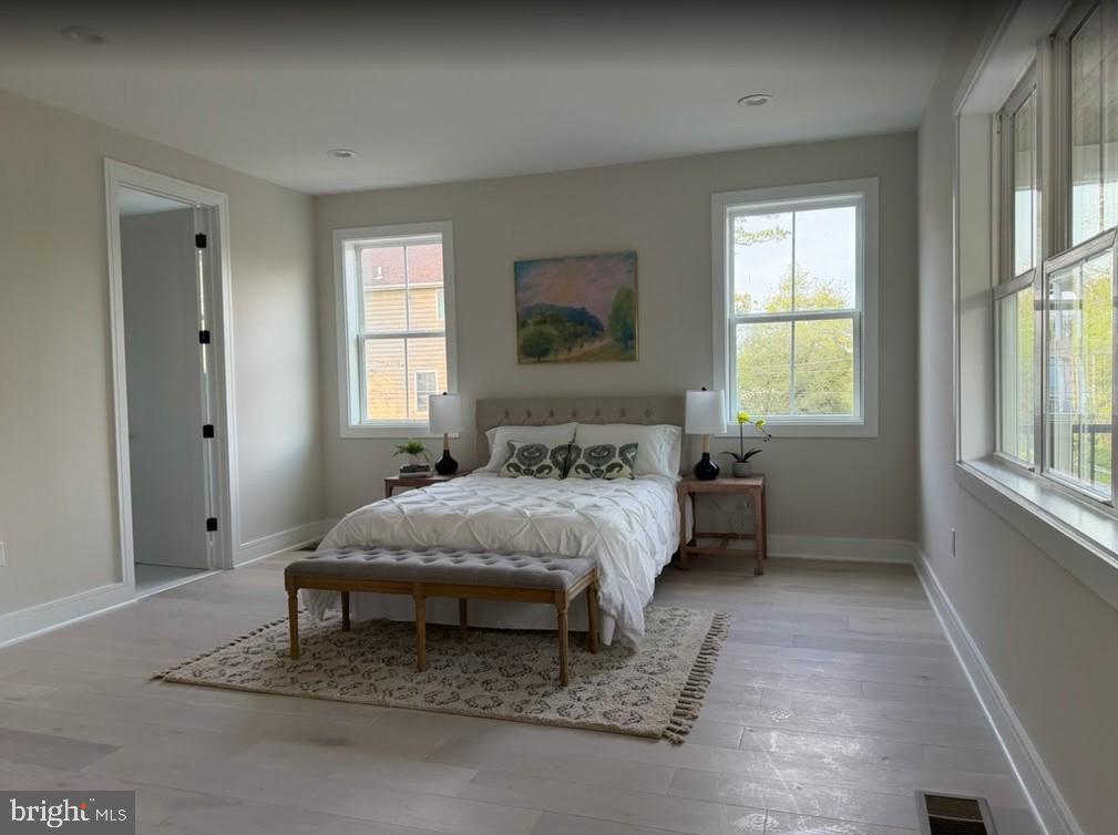 2902 VISTA STREET NE