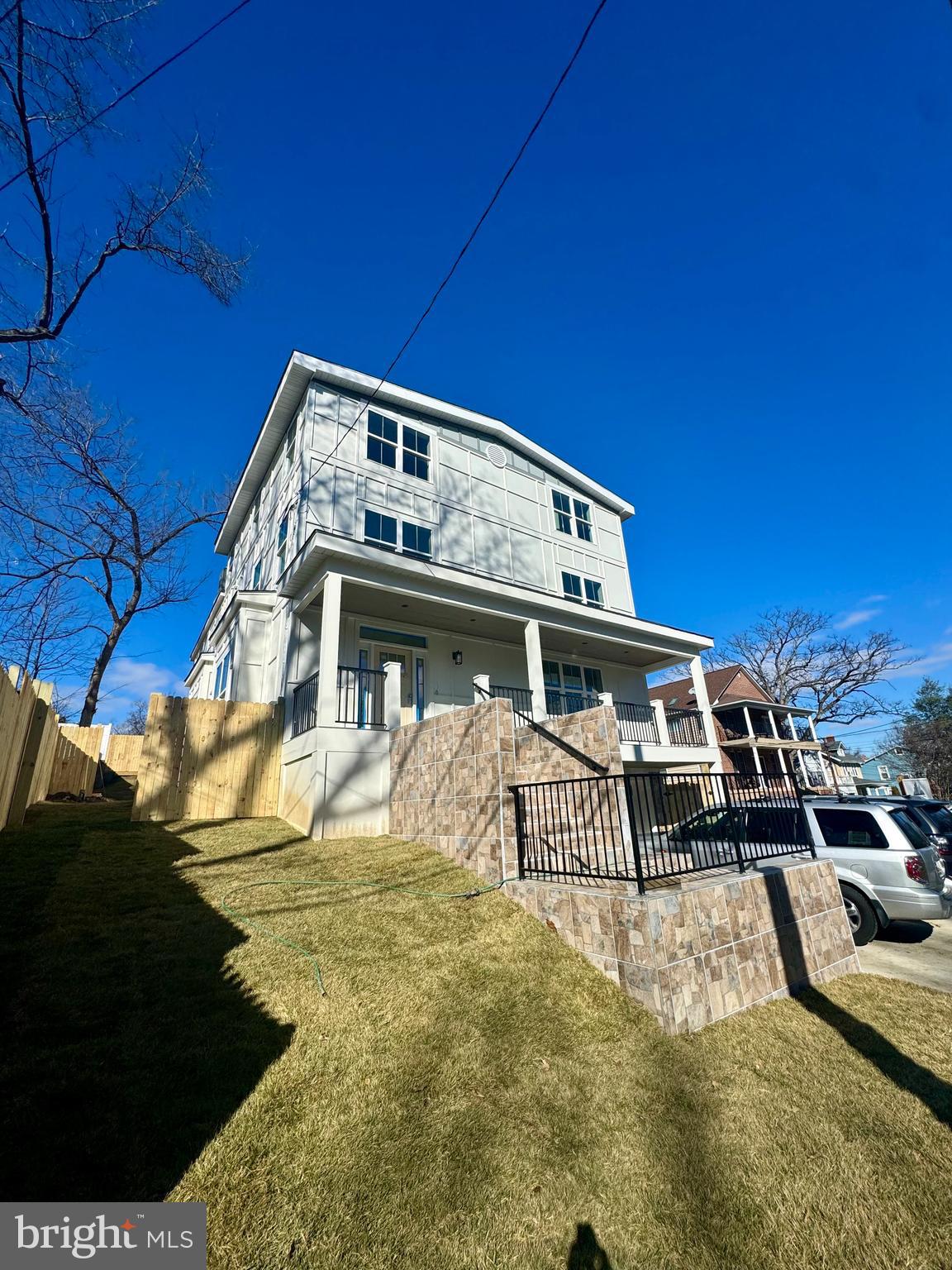 2902 VISTA STREET NE