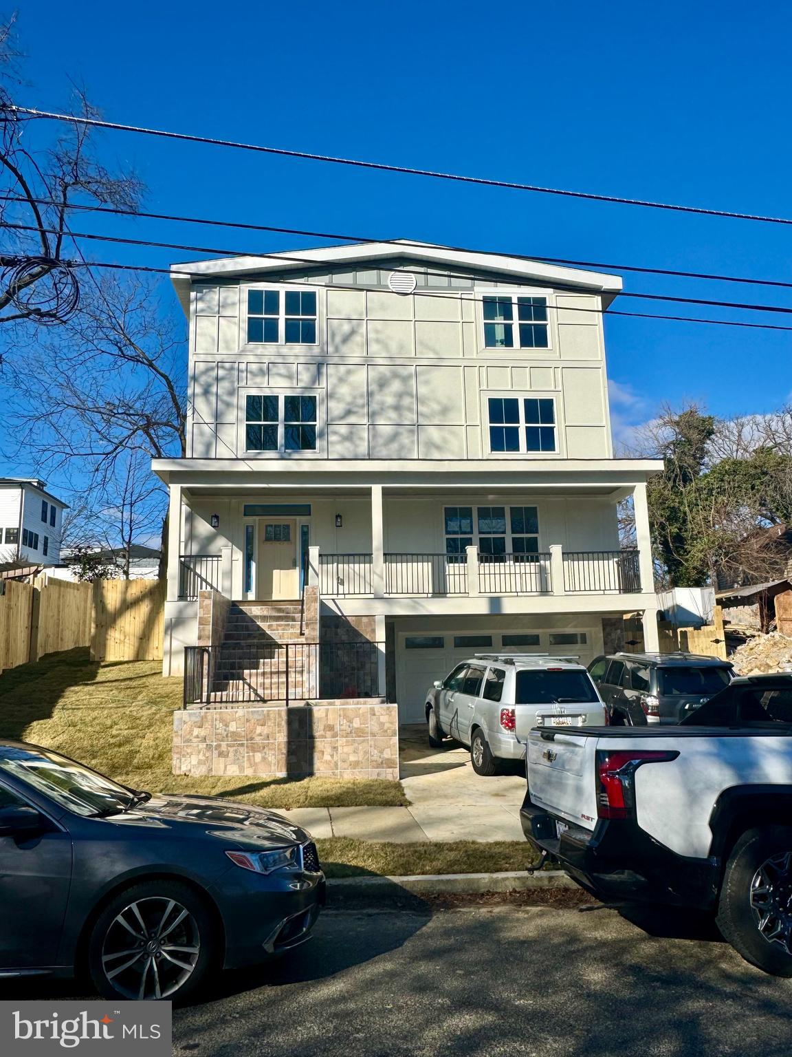 2902 VISTA STREET NE