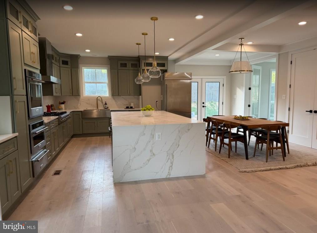 2902 VISTA STREET NE