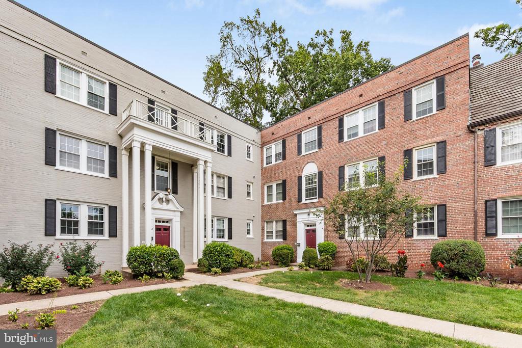 3814 V STREET SE 101