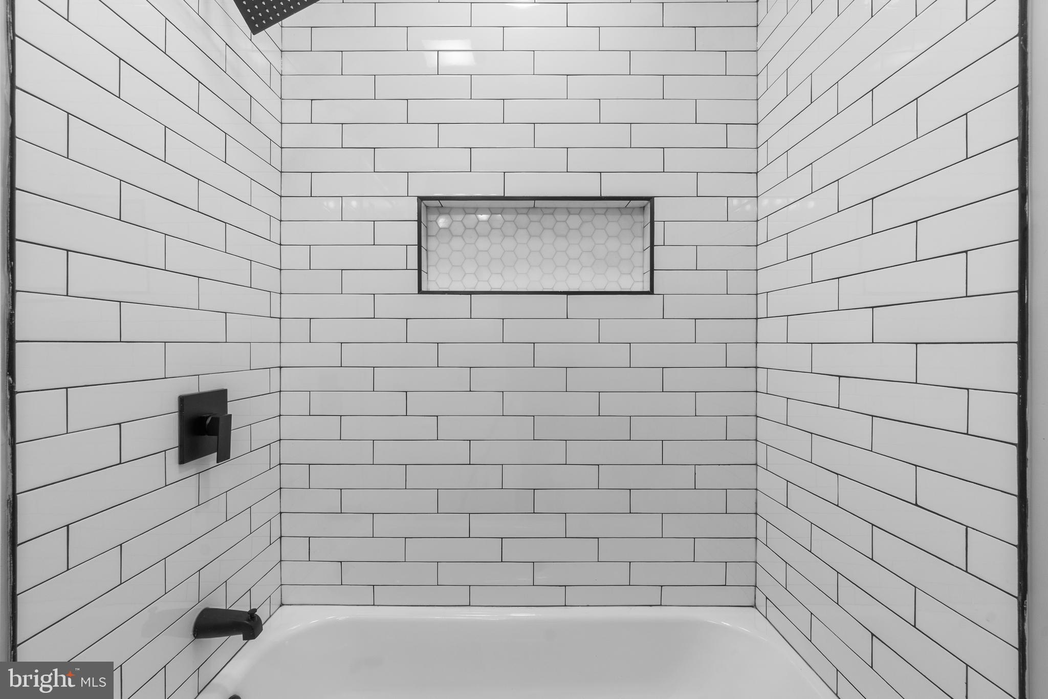 313 PARKLAND PLACE SE 2