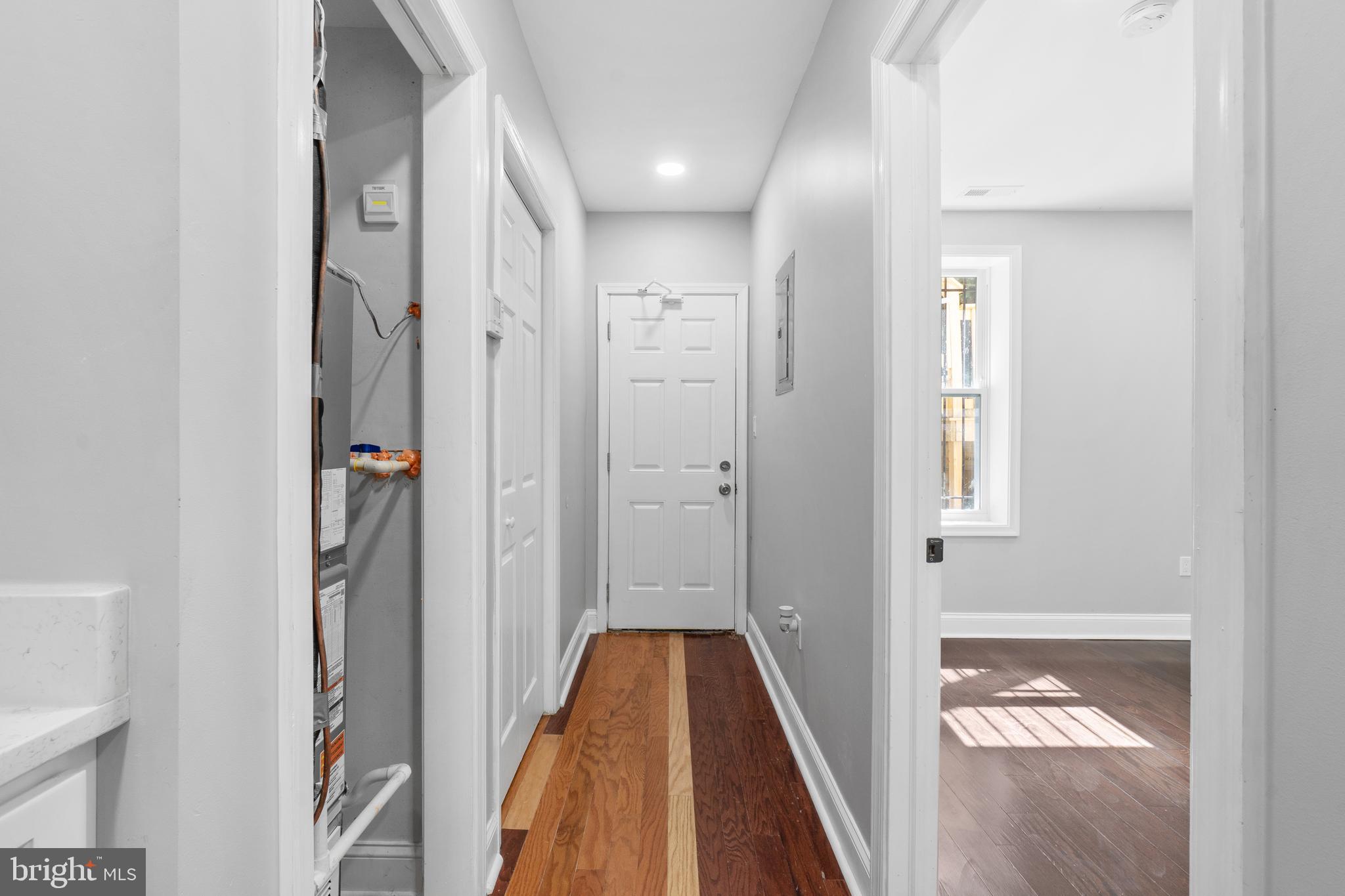 313 PARKLAND PLACE SE 2