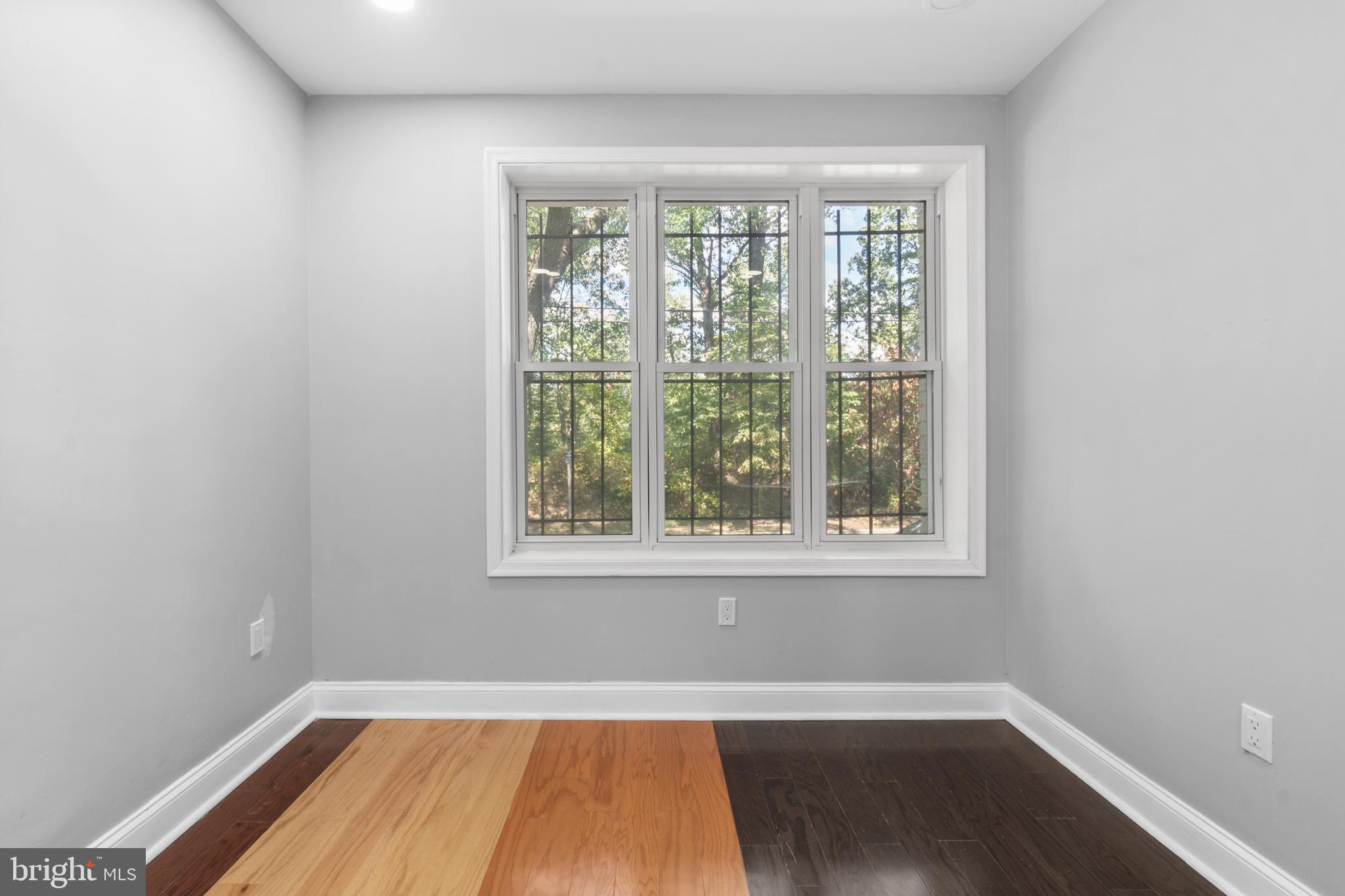 313 PARKLAND PLACE SE 2