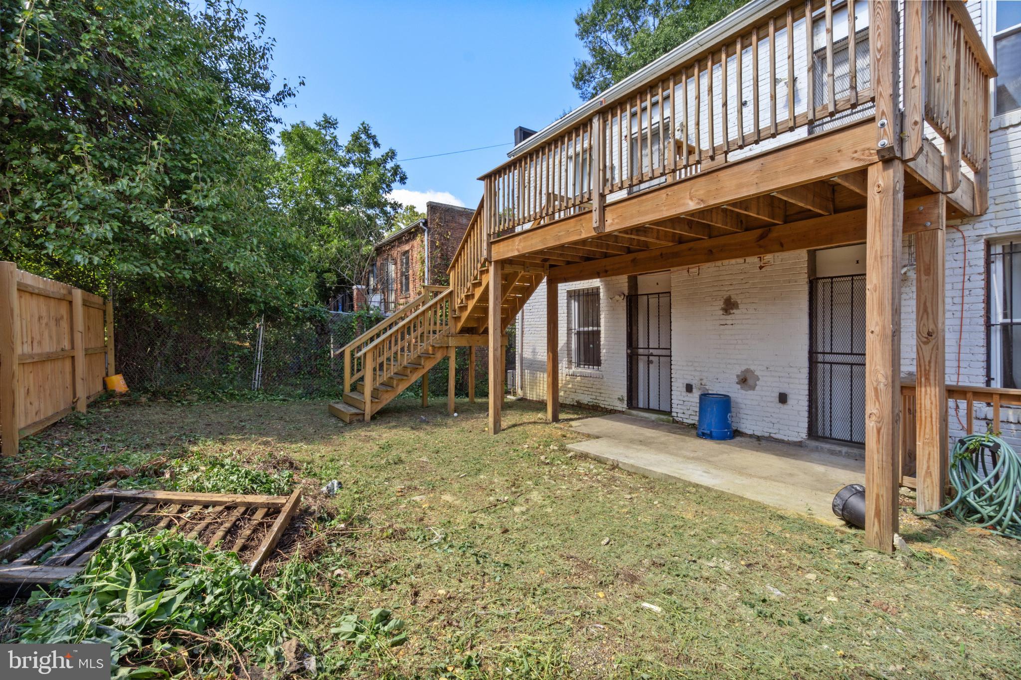 313 PARKLAND PLACE SE 2