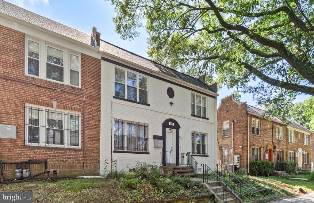 313 PARKLAND PLACE SE 2