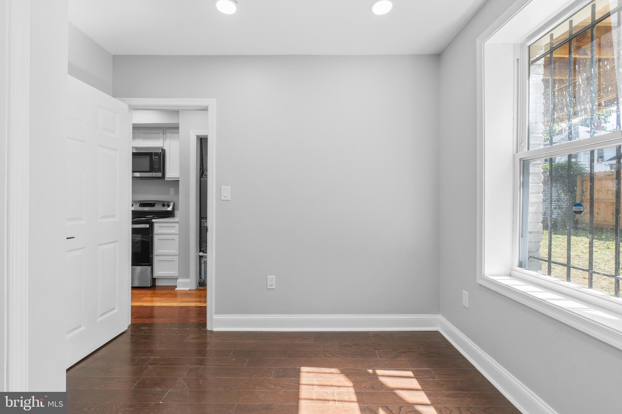 313 PARKLAND PLACE SE 2