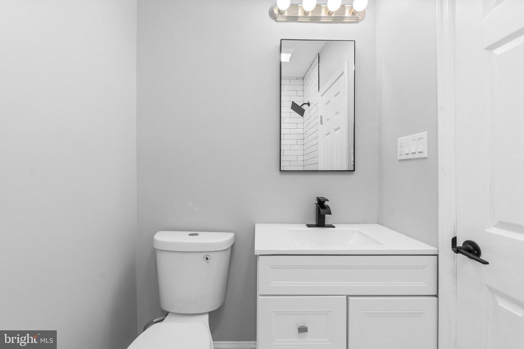 313 PARKLAND PLACE SE 2