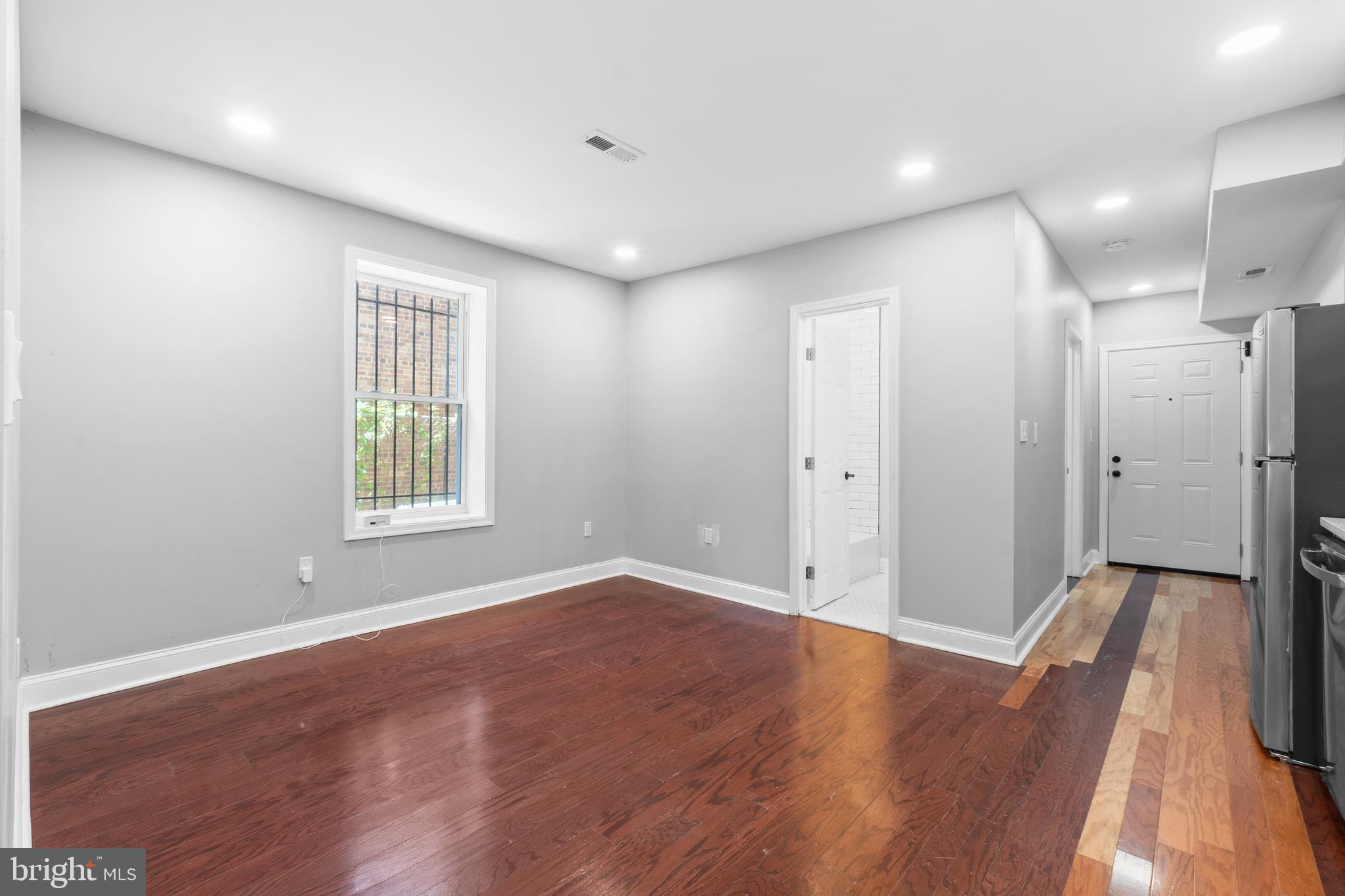 313 PARKLAND PLACE SE 2