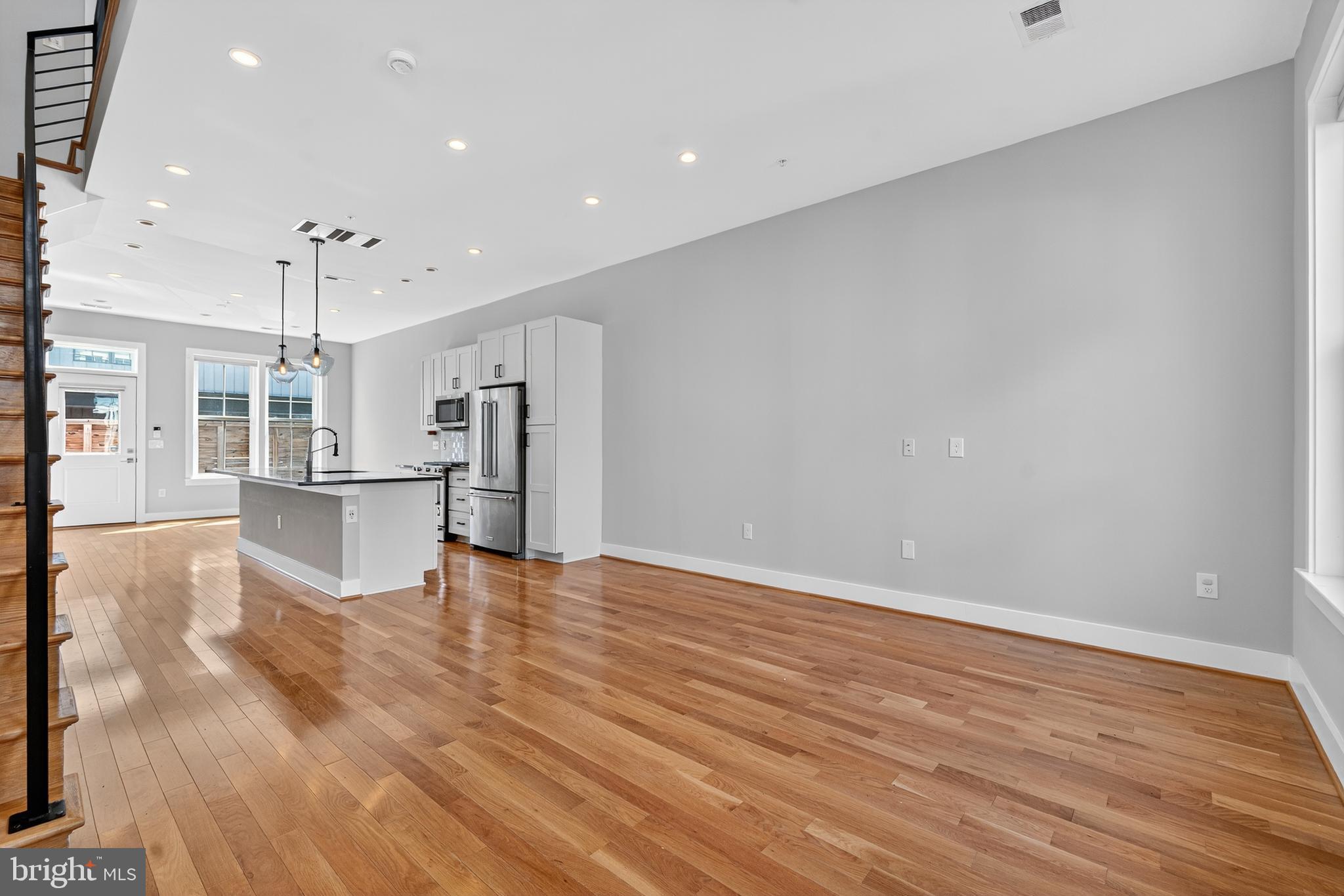 638 NEWTON PLACE NW 638B