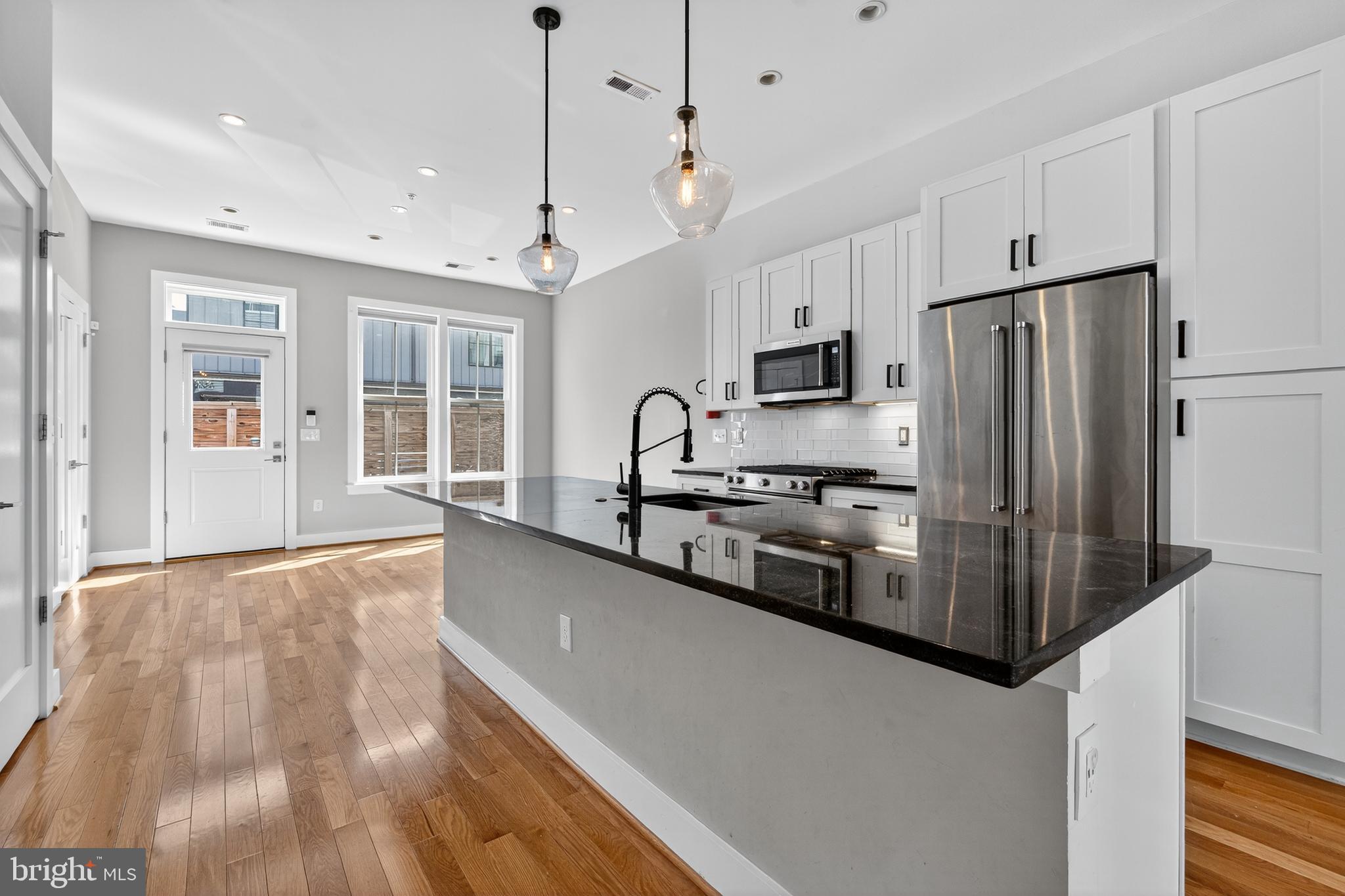 638 NEWTON PLACE NW 638B