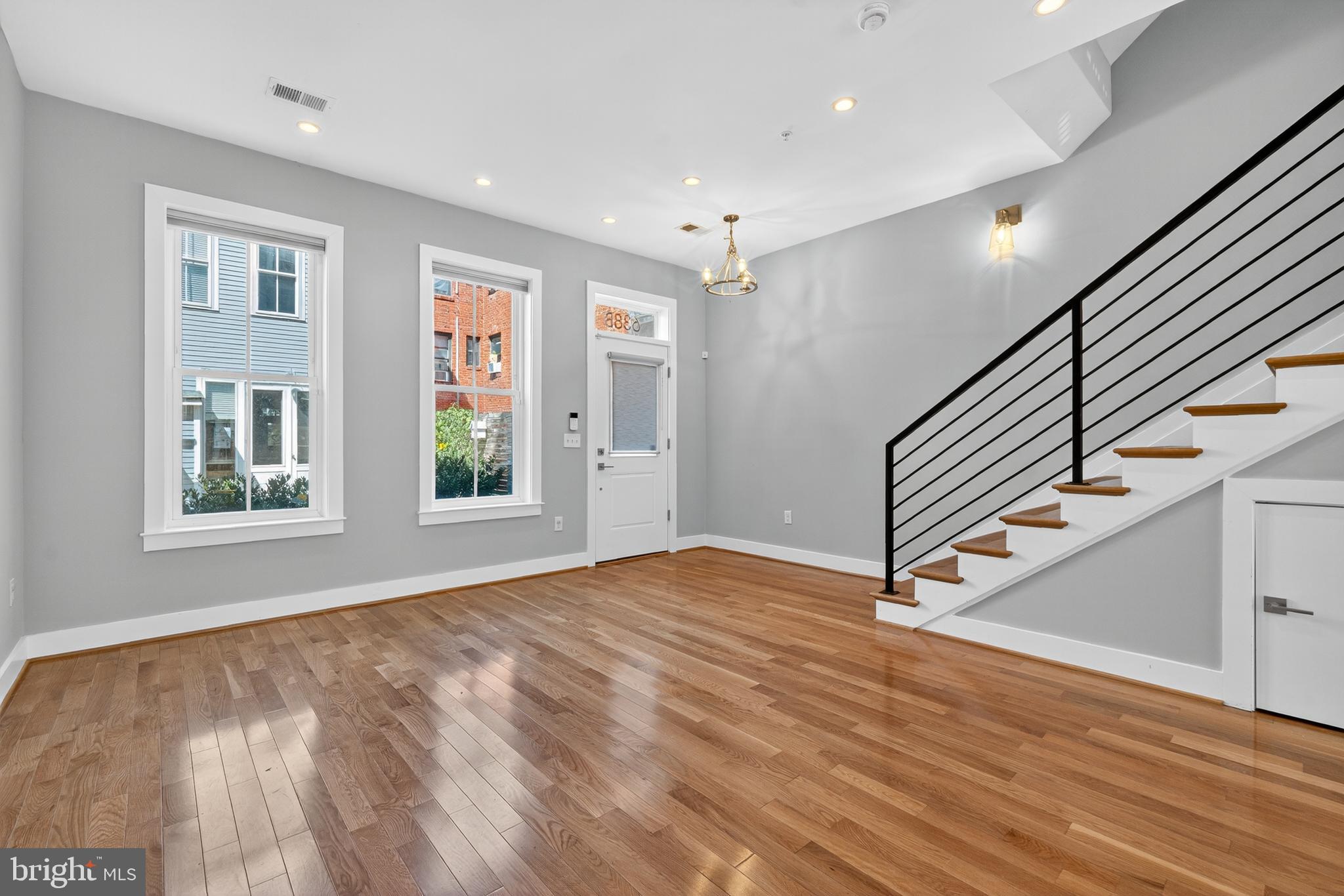 638 NEWTON PLACE NW 638B