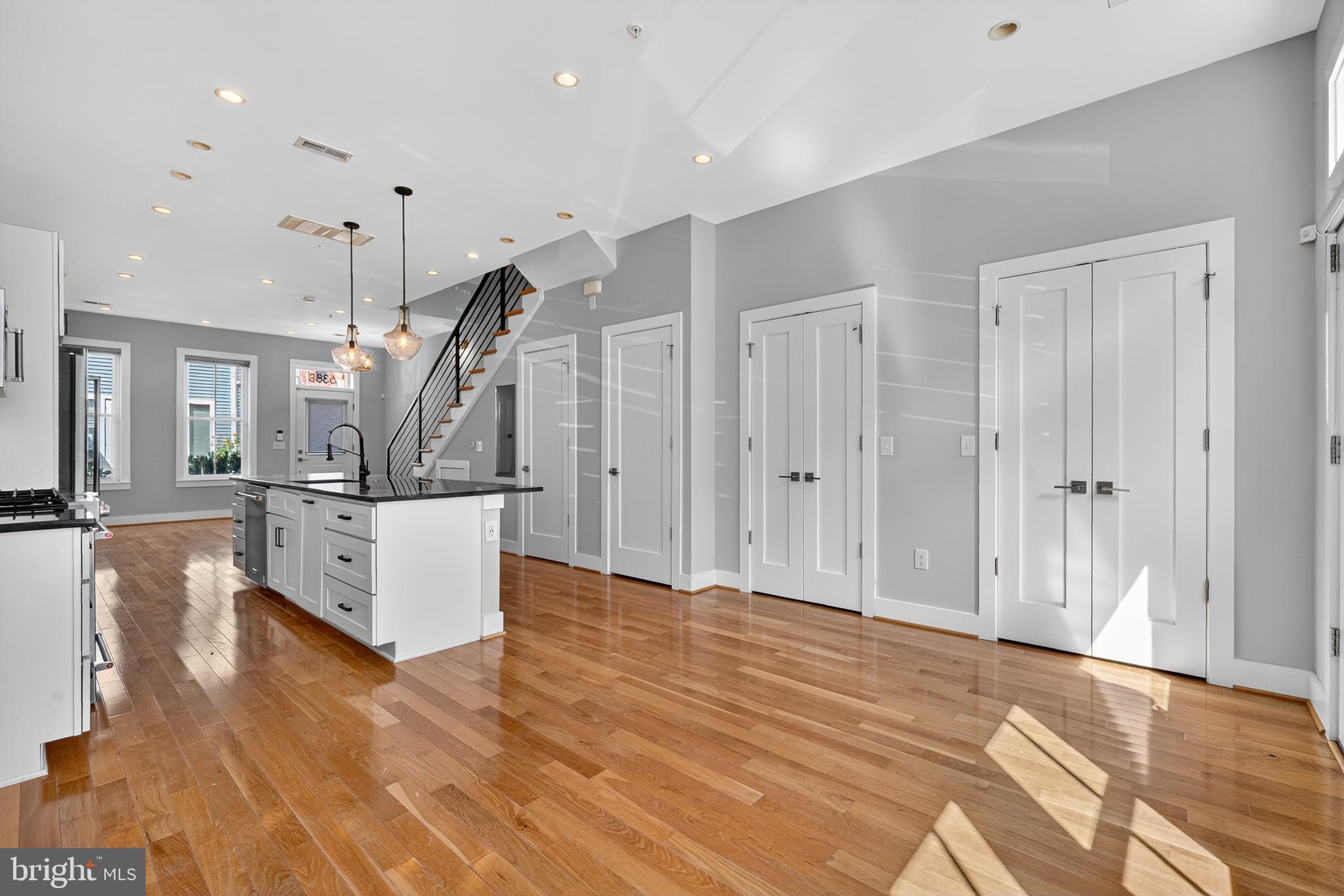 638 NEWTON PLACE NW 638B