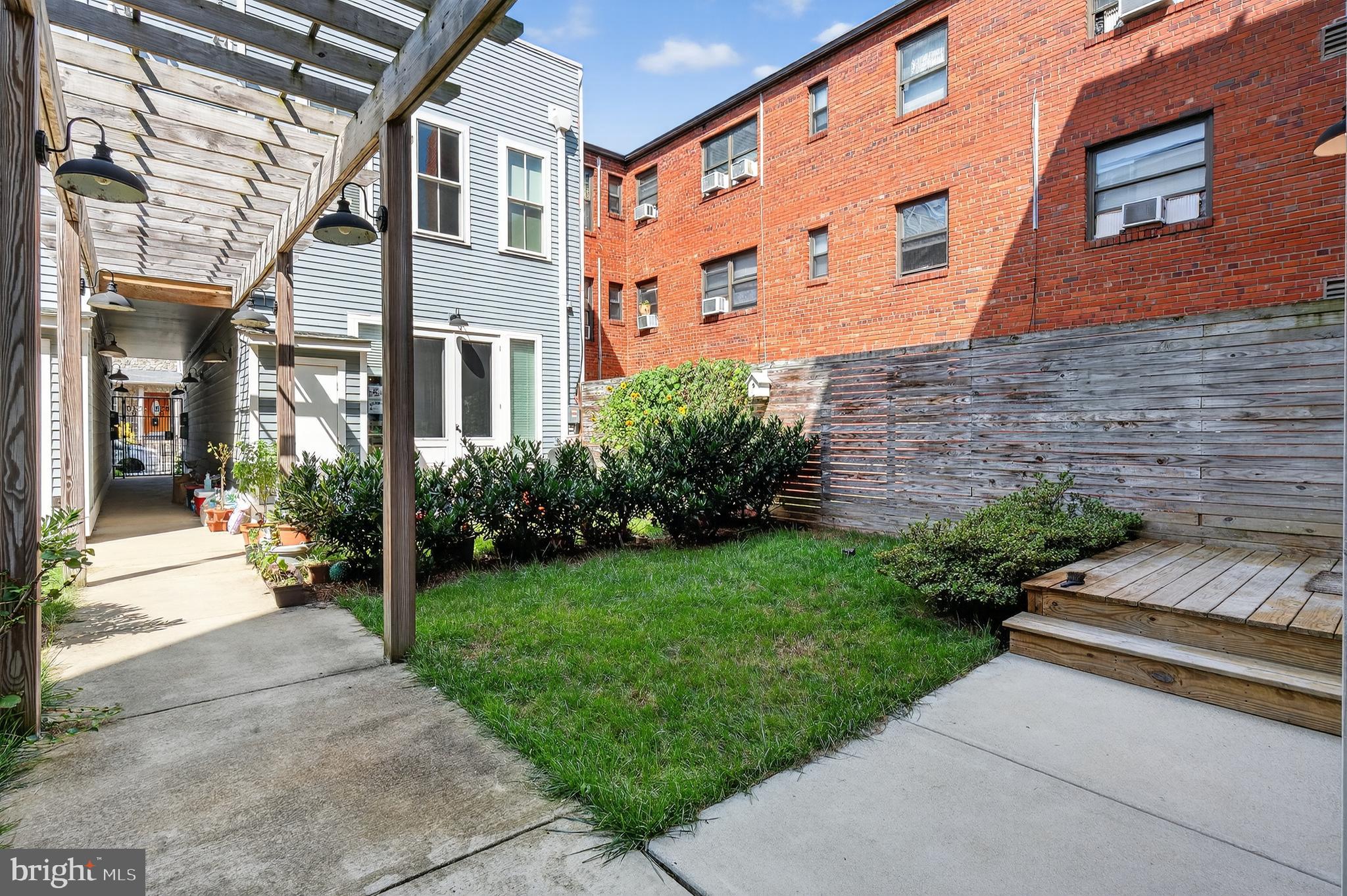 638 NEWTON PLACE NW 638B