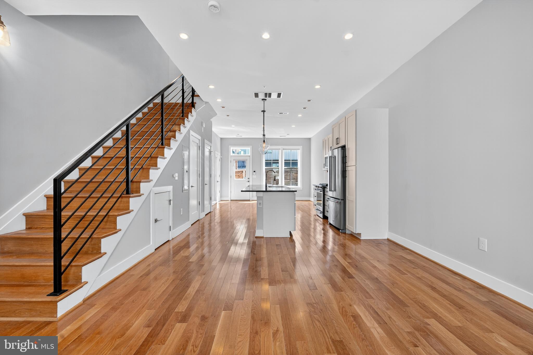 638 NEWTON PLACE NW 638B