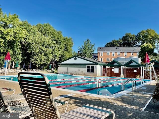 3440 39TH STREET NW D694