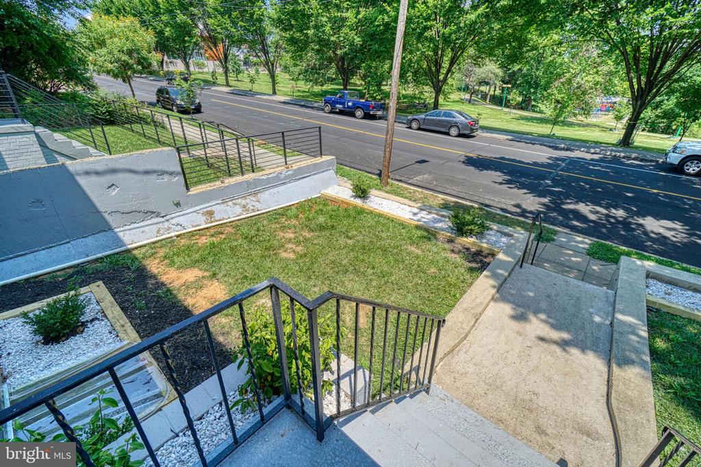 2818 18TH STREET NE