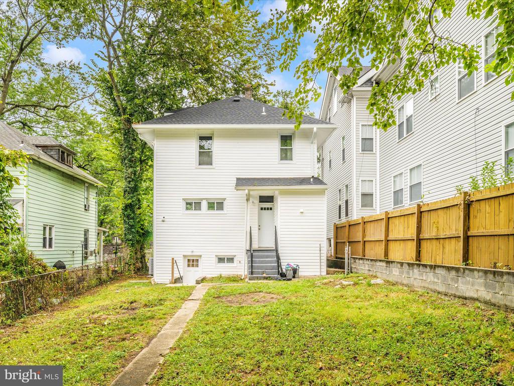 3003 20TH STREET NE