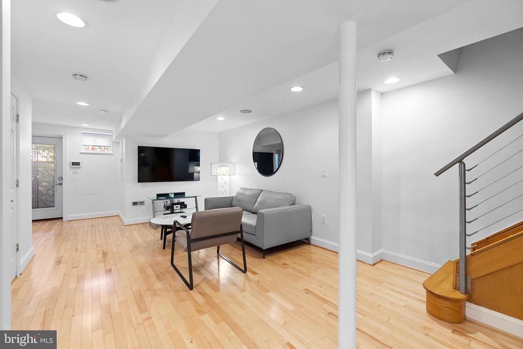 936 T STREET NW UNIT B