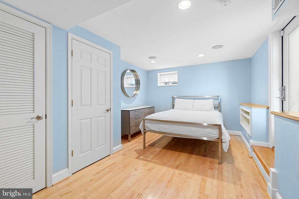 936 T STREET NW UNIT B