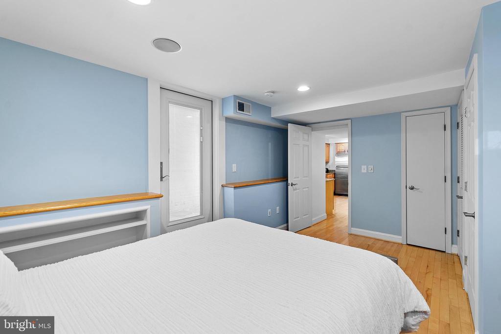 936 T STREET NW UNIT B