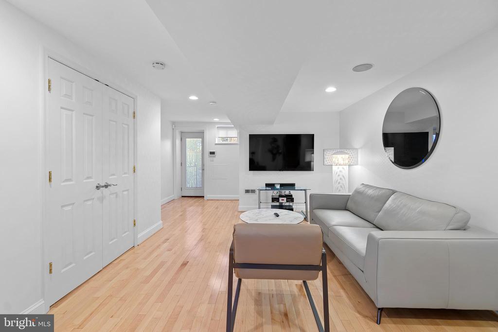 936 T STREET NW UNIT B
